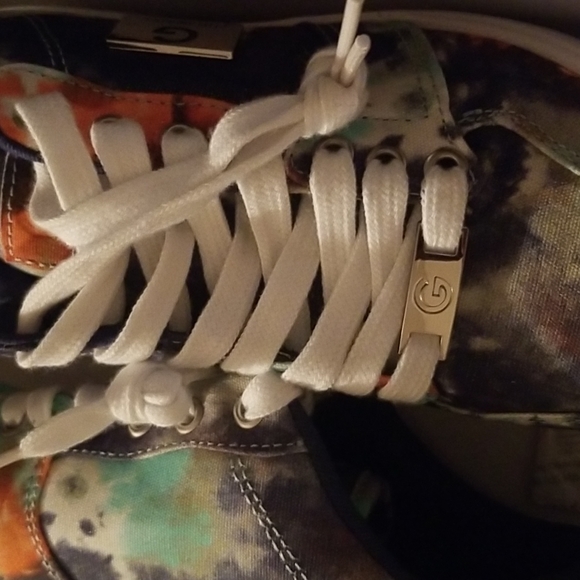 Guess Tie Dye Sneakers - Picture 16 of 16